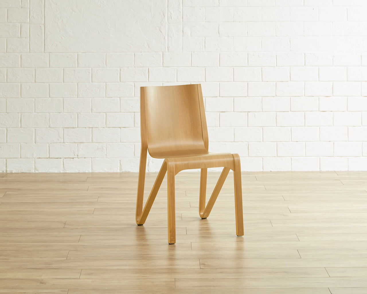 Milan アームレスチェア チェアー ブラウン ブラック ナチュラル スタッキング式