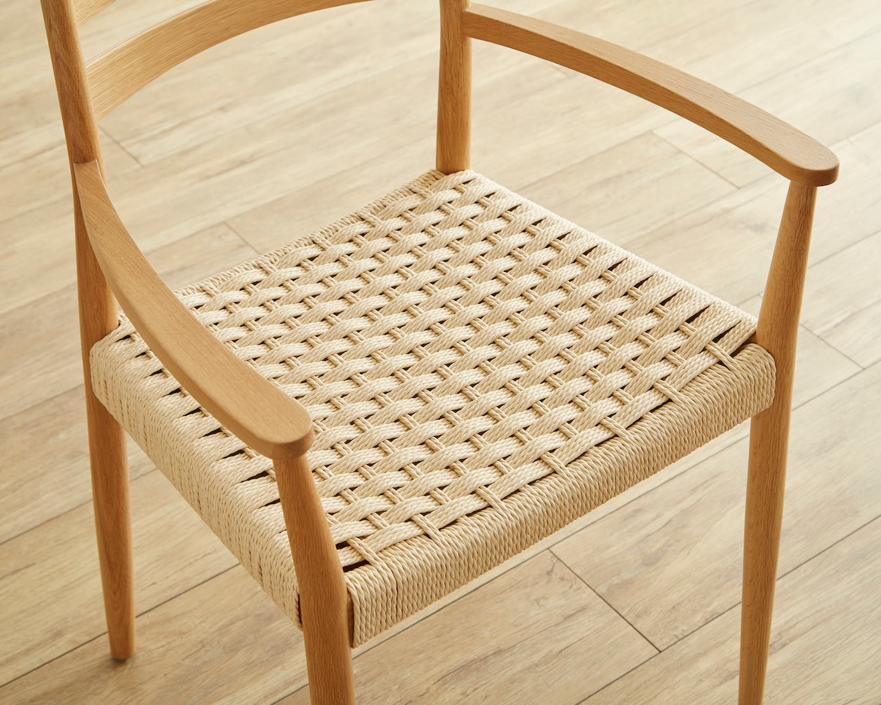 Creel アームチェア(肘付き) 北欧風