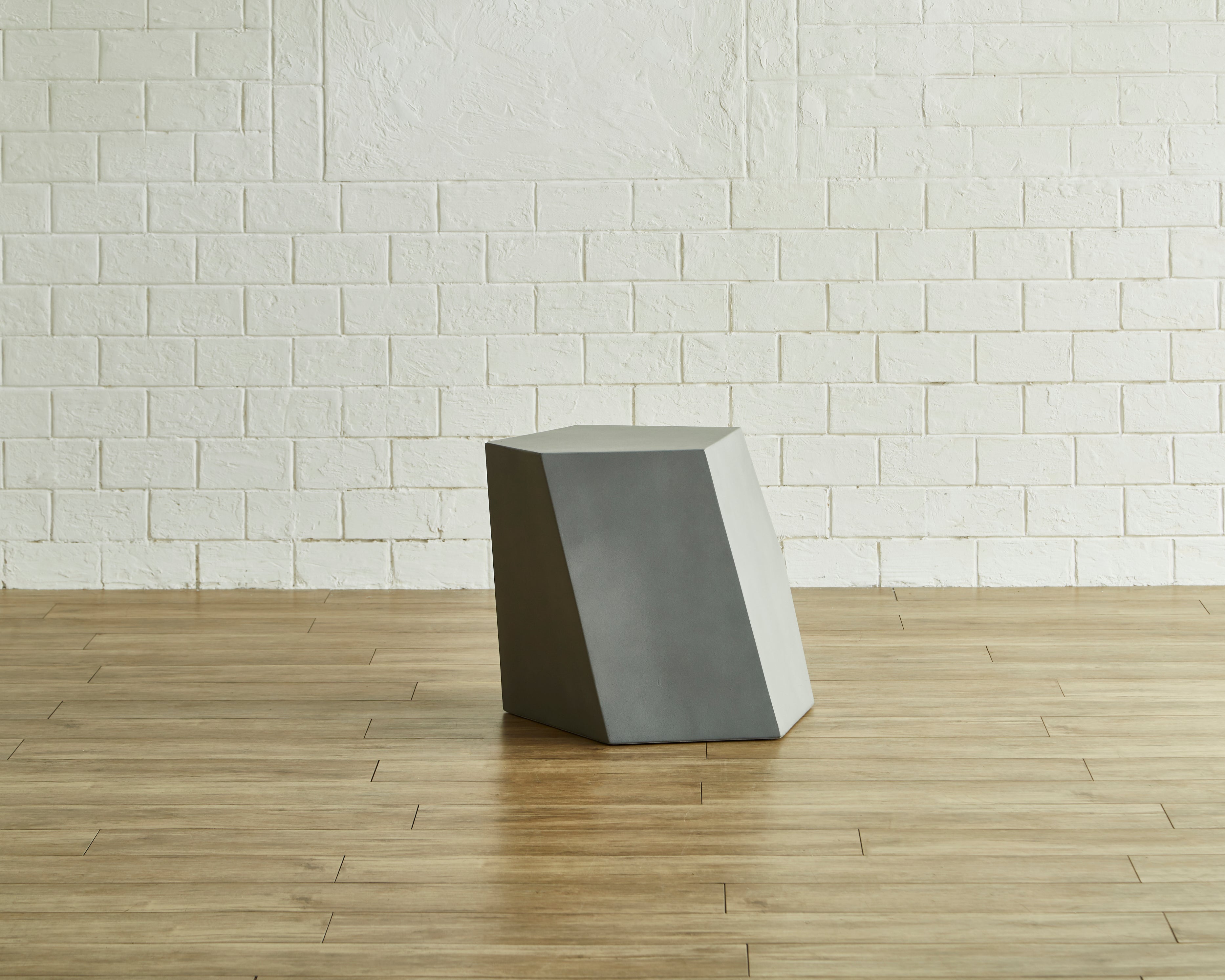 Harald A サイドテーブル 多角形 テーブル