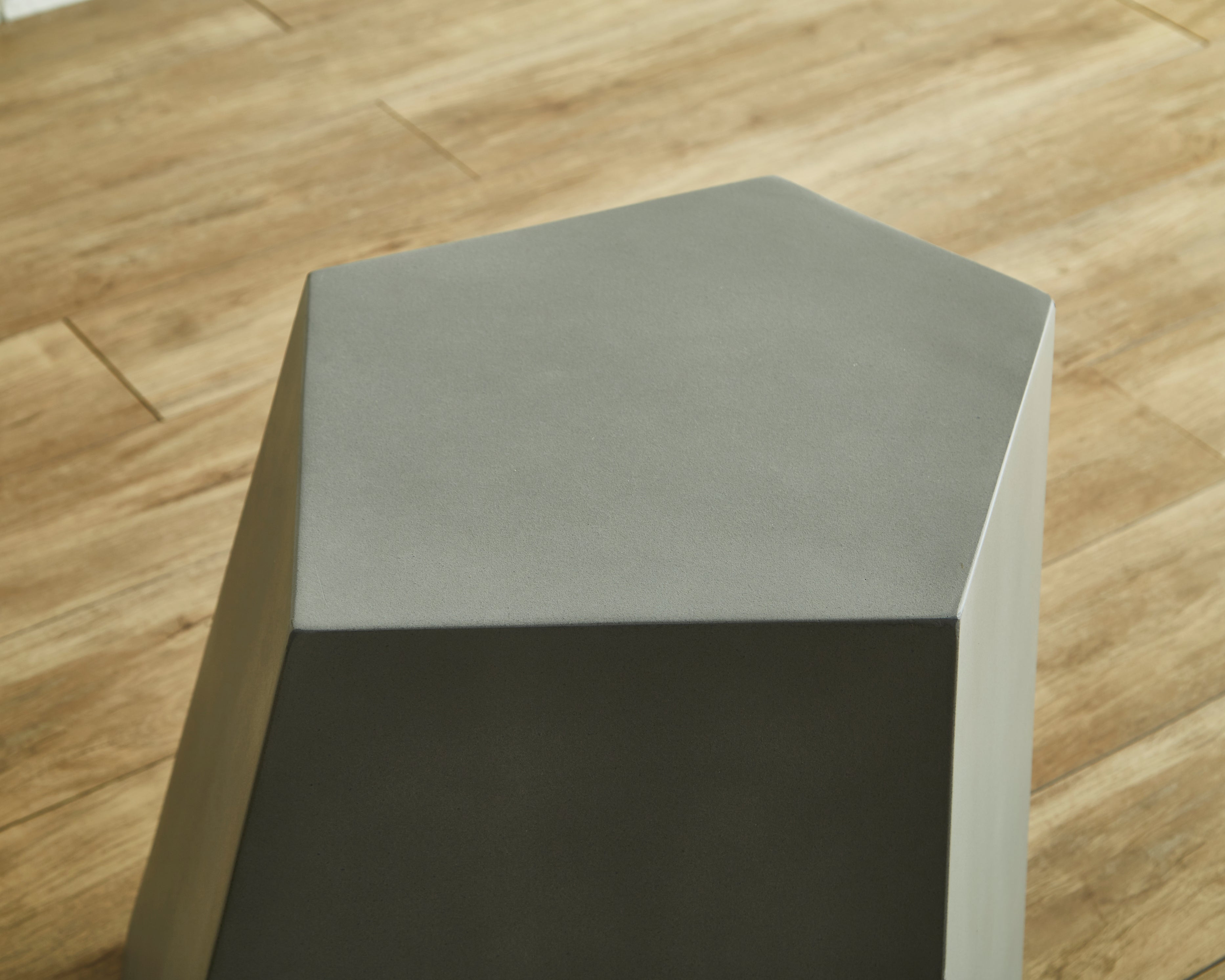 Harald A サイドテーブル 多角形 テーブル